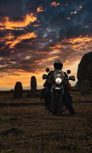 Preview wallpaper motorcycle, motorcyclist, bike, biker, moto, field