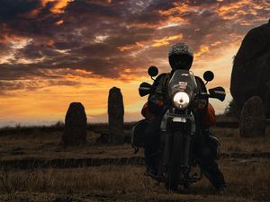 Preview wallpaper motorcycle, motorcyclist, bike, biker, moto, field