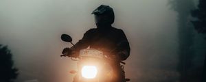 Preview wallpaper motorcycle, motorcyclist, headlight, light, fog