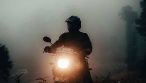Preview wallpaper motorcycle, motorcyclist, headlight, light, fog