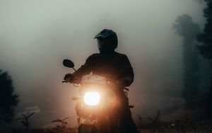 Preview wallpaper motorcycle, motorcyclist, headlight, light, fog