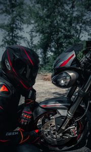 Preview wallpaper motorcycle, motorcyclist, helmet, bike