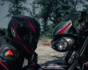 Preview wallpaper motorcycle, motorcyclist, helmet, bike