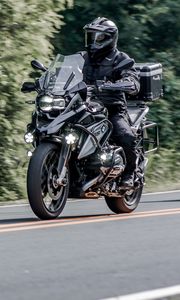 Preview wallpaper motorcycle, motorcyclist, helmet, bike, road