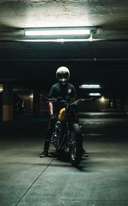 Preview wallpaper motorcycle, motorcyclist, helmet, bike, parking