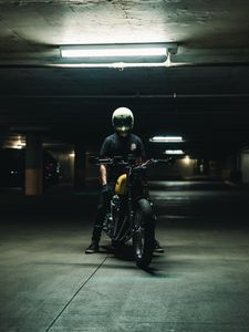 Preview wallpaper motorcycle, motorcyclist, helmet, bike, parking