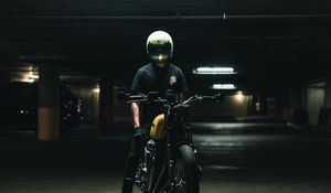 Preview wallpaper motorcycle, motorcyclist, helmet, bike, parking