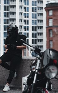 Preview wallpaper motorcycle, motorcyclist, helmet, bike, man