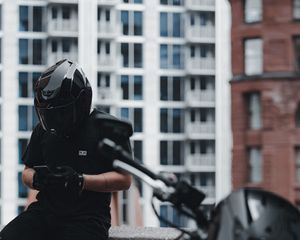 Preview wallpaper motorcycle, motorcyclist, helmet, bike, man