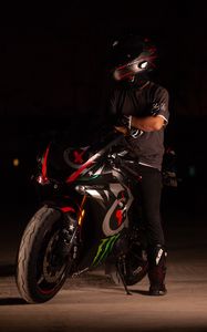 Preview wallpaper motorcycle, motorcyclist, helmet, darkness