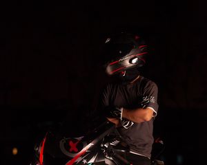 Preview wallpaper motorcycle, motorcyclist, helmet, darkness