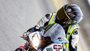 Preview wallpaper motorcycle, motorcyclist, helmet, track, moto