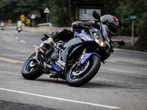 Preview wallpaper motorcycle, motorcyclist, helmet, motorcycle racing, speed, tilt