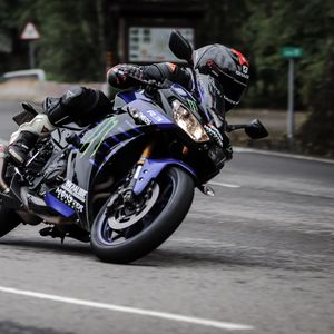 Preview wallpaper motorcycle, motorcyclist, helmet, motorcycle racing, speed, tilt