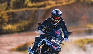 Preview wallpaper motorcycle, motorcyclist, helmet, blur