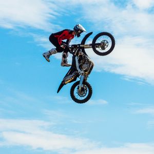 Preview wallpaper motorcycle, motorcyclist, jump, helmet