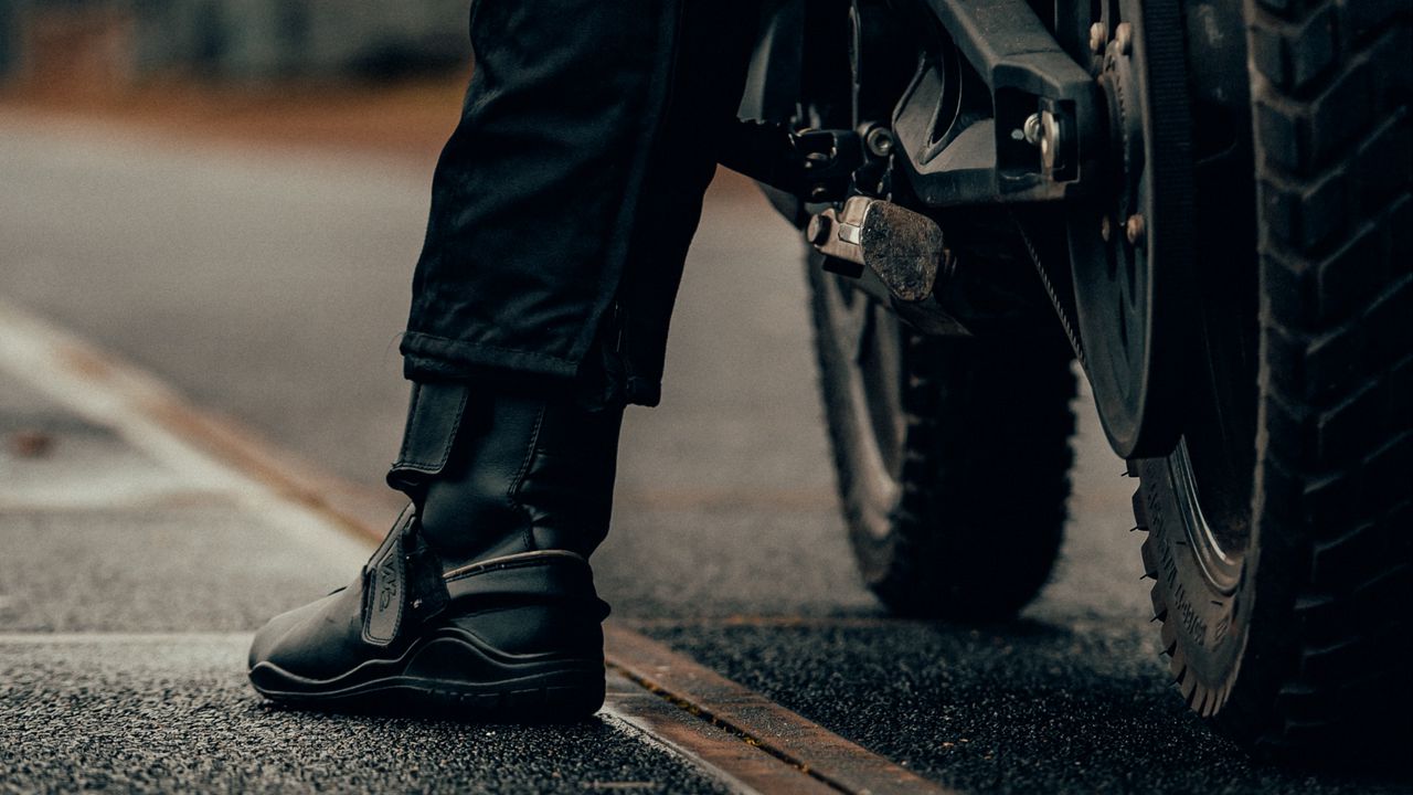 Wallpaper motorcycle, motorcyclist, leg, bike, black