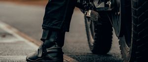 Preview wallpaper motorcycle, motorcyclist, leg, bike, black