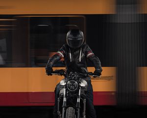 Preview wallpaper motorcycle, motorcyclist, parking, headlight