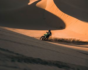 Preview wallpaper ktm, motorcycle, motorcyclist, rally, desert, sand