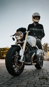 Preview wallpaper motorcycle, motorcyclist, side view, helmet