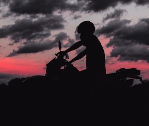 Preview wallpaper motorcycle, motorcyclist, silhouette, dark, biker