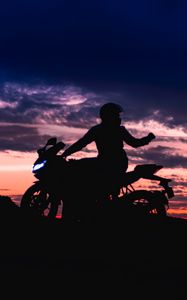 Preview wallpaper motorcycle, motorcyclist, silhouette, dark, bike, moto