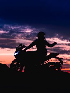 Preview wallpaper motorcycle, motorcyclist, silhouette, dark, bike, moto