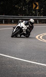 Preview wallpaper motorcycle, motorcyclist, speed, track