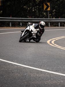 Preview wallpaper motorcycle, motorcyclist, speed, track