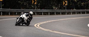 Preview wallpaper motorcycle, motorcyclist, speed, track