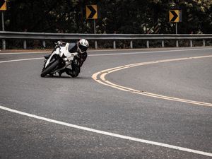 Preview wallpaper motorcycle, motorcyclist, speed, track