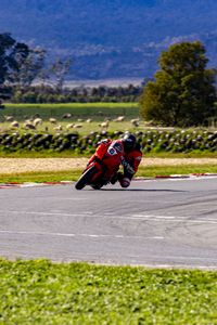 Preview wallpaper motorcycle, motorcyclist, speed, race, track
