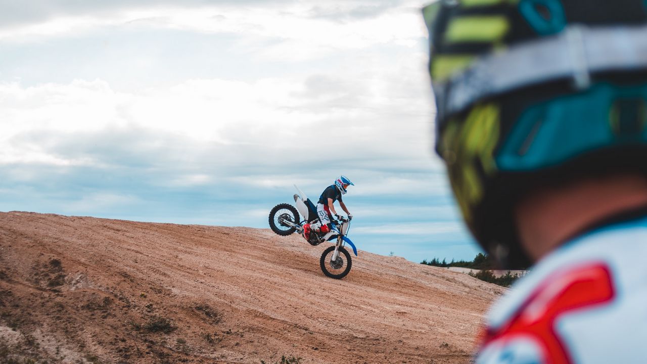 Wallpaper motorcycle, motorcyclists, stunt, slope, sand