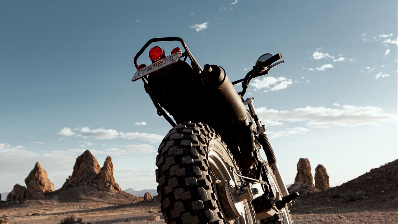Wallpaper motorcycle, rear view, wheel, desert