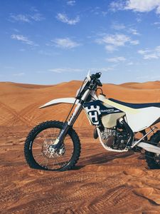 Preview wallpaper motorcycle, sand, side view