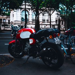 Preview wallpaper motorcycle, side view, red, street