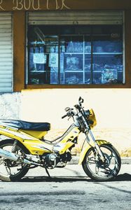 Preview wallpaper motorcycle, street, yellow