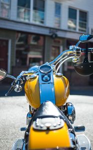 Preview wallpaper motorcycle, yellow, street