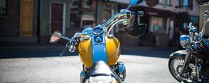 Preview wallpaper motorcycle, yellow, street