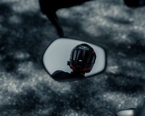 Preview wallpaper motorcyclist, helmet, motorcycle, mirror, reflection