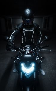 Preview wallpaper motorcyclist, helmet, motorcycle, bike, black