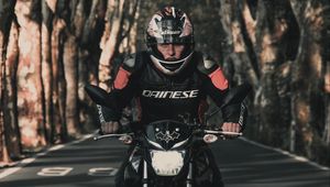 Preview wallpaper motorcyclist, motorcycle, bike, biker, road