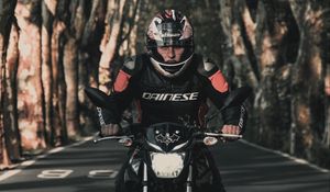 Preview wallpaper motorcyclist, motorcycle, bike, biker, road