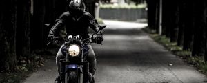 Preview wallpaper motorcyclist, motorcycle, biker, helmet, movement