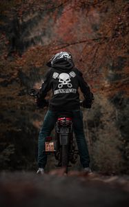 Preview wallpaper motorcyclist, motorcycle, biker, helmet, bike