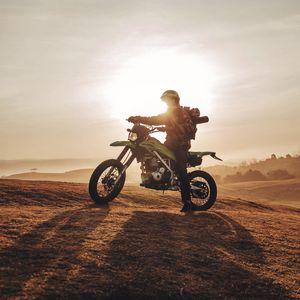 Preview wallpaper motorcyclist, motorcycle, dawn, indonesia