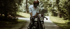 Preview wallpaper motorcyclist, motorcycle, helmet, road, summer