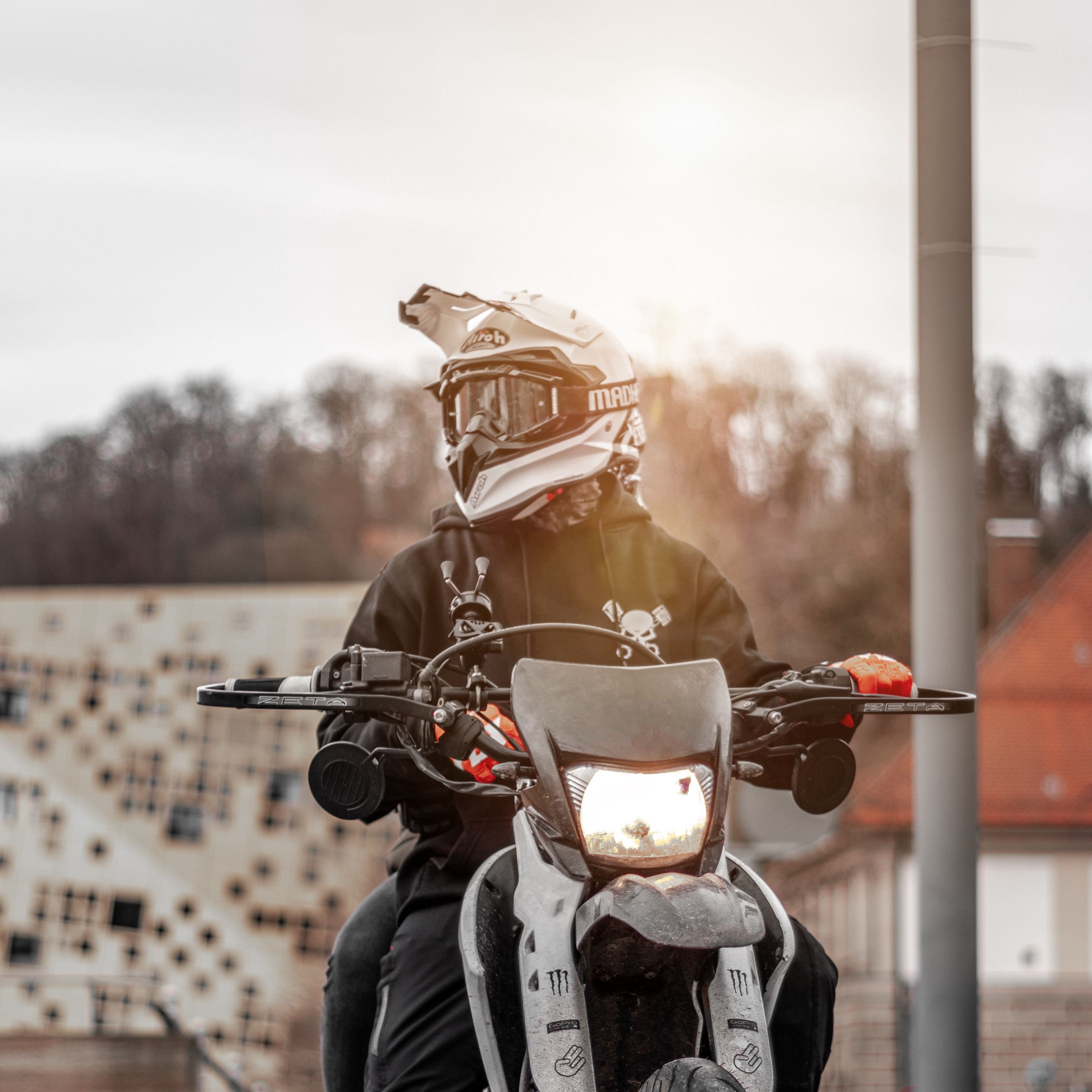 Download wallpaper 2780x2780 motorcyclist, motorcycle, helmet, sunlight