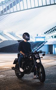 Preview wallpaper motorcyclist, motorcycle, helmet, headlight